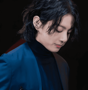 dark hair with edge