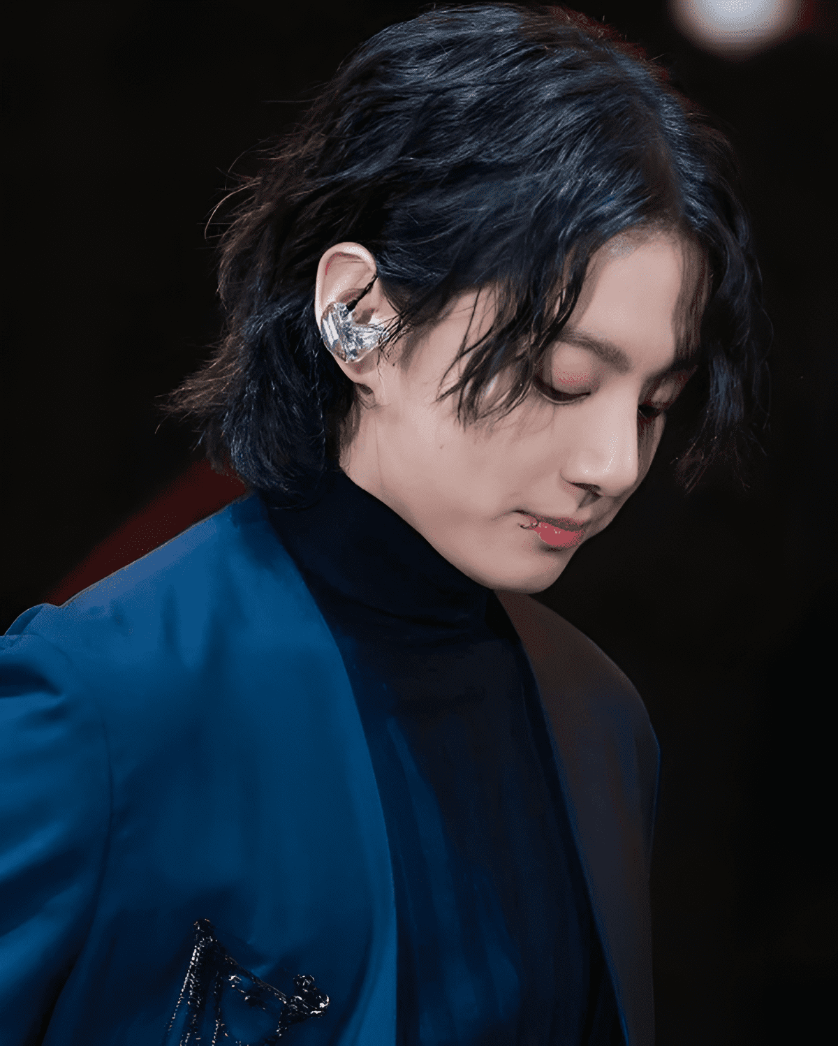 dark hair with edge