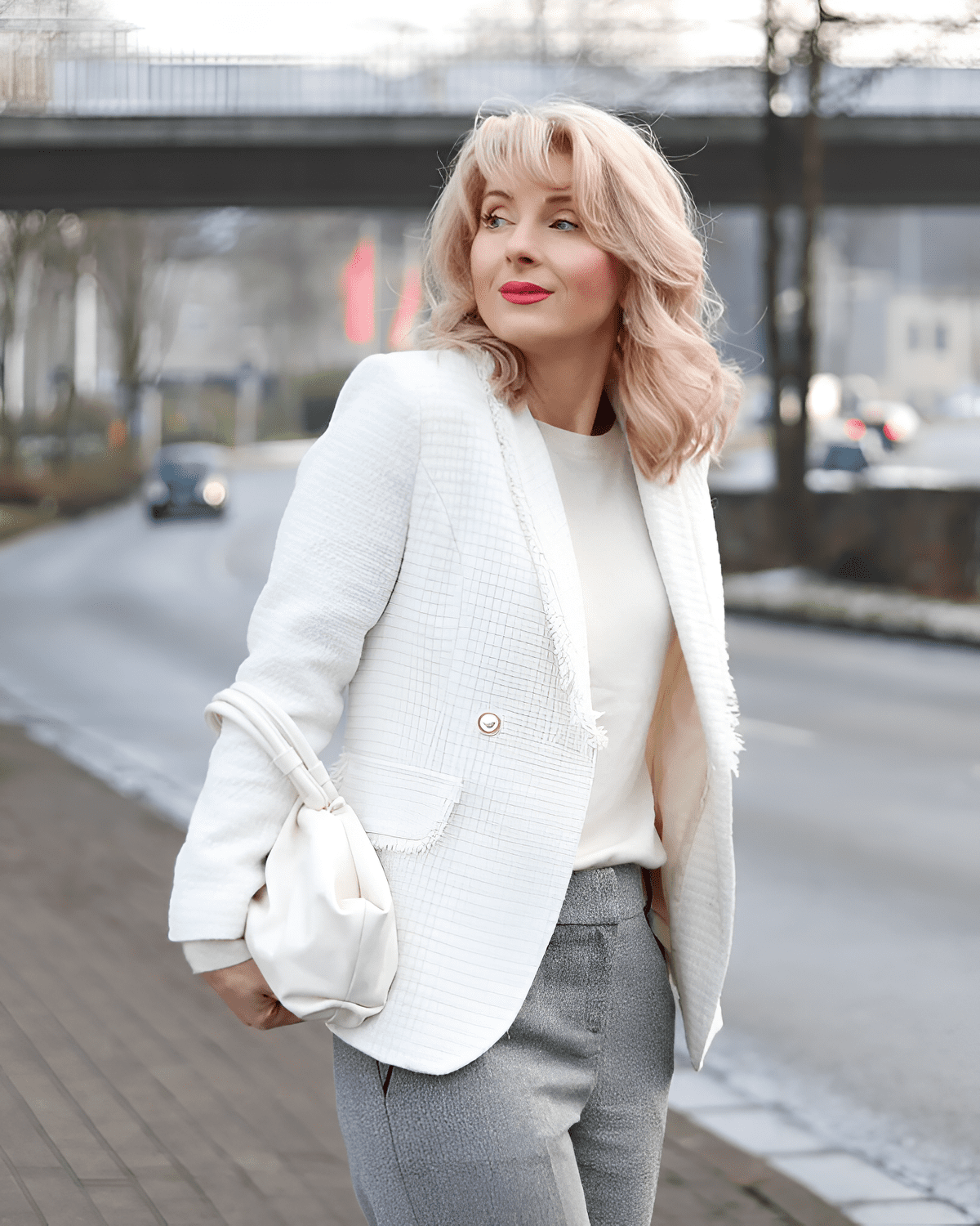 modern shoulder length bob