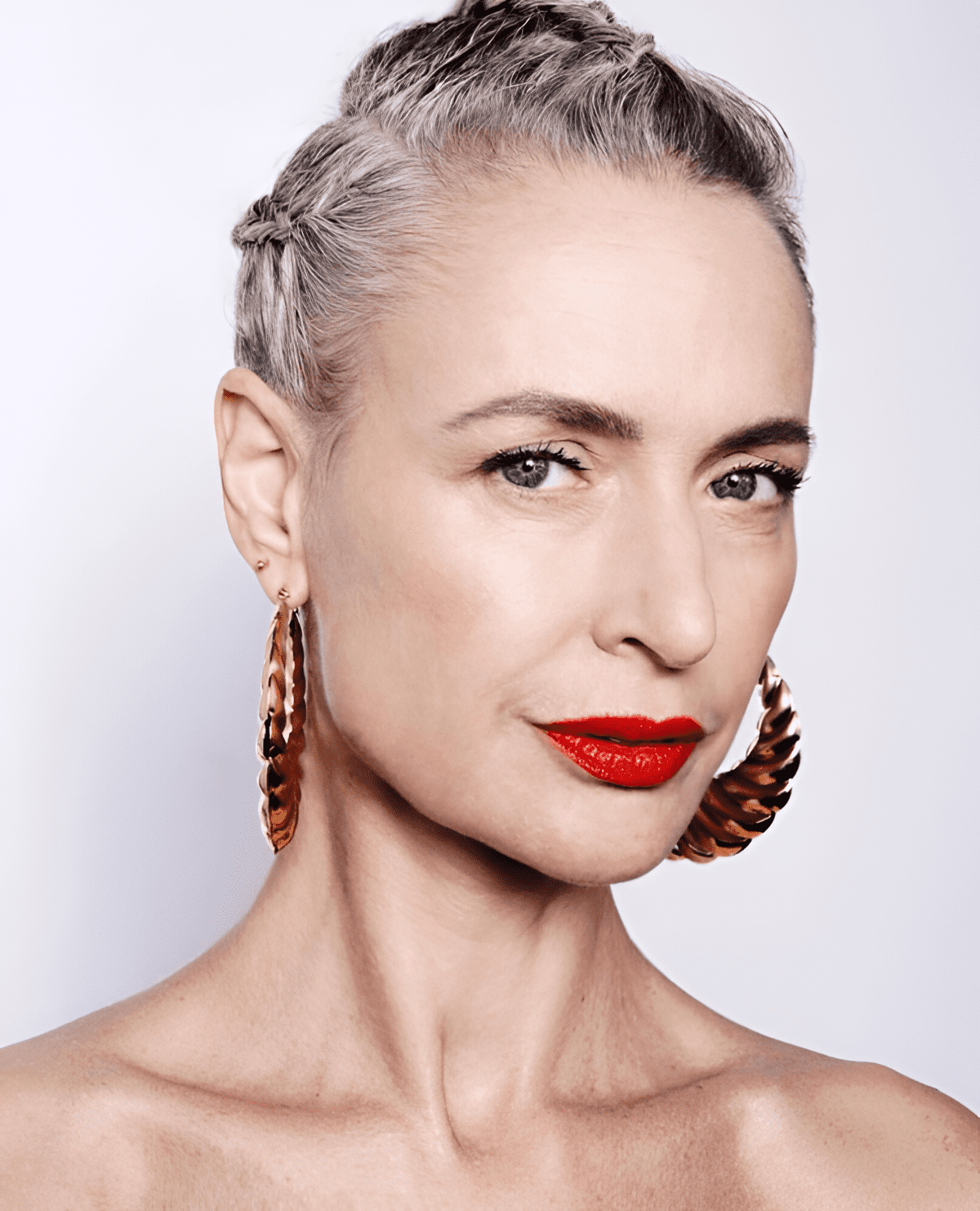 silver elegance with a twist