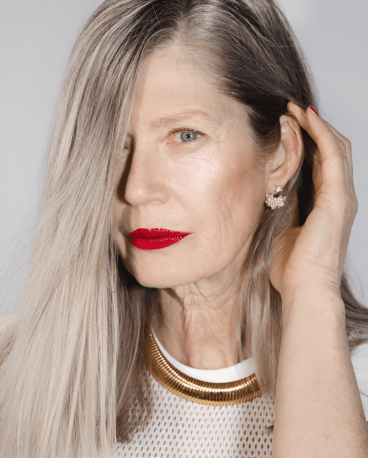 silver straight hair
