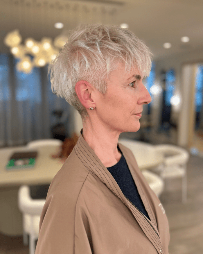 20 Spiky Pixie Hairstyles For Women In Their 60s