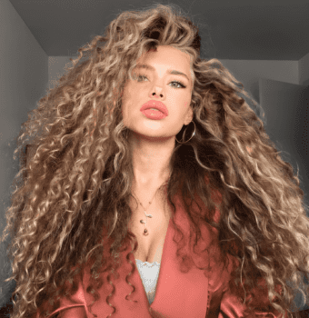 glamorous bouncy curls