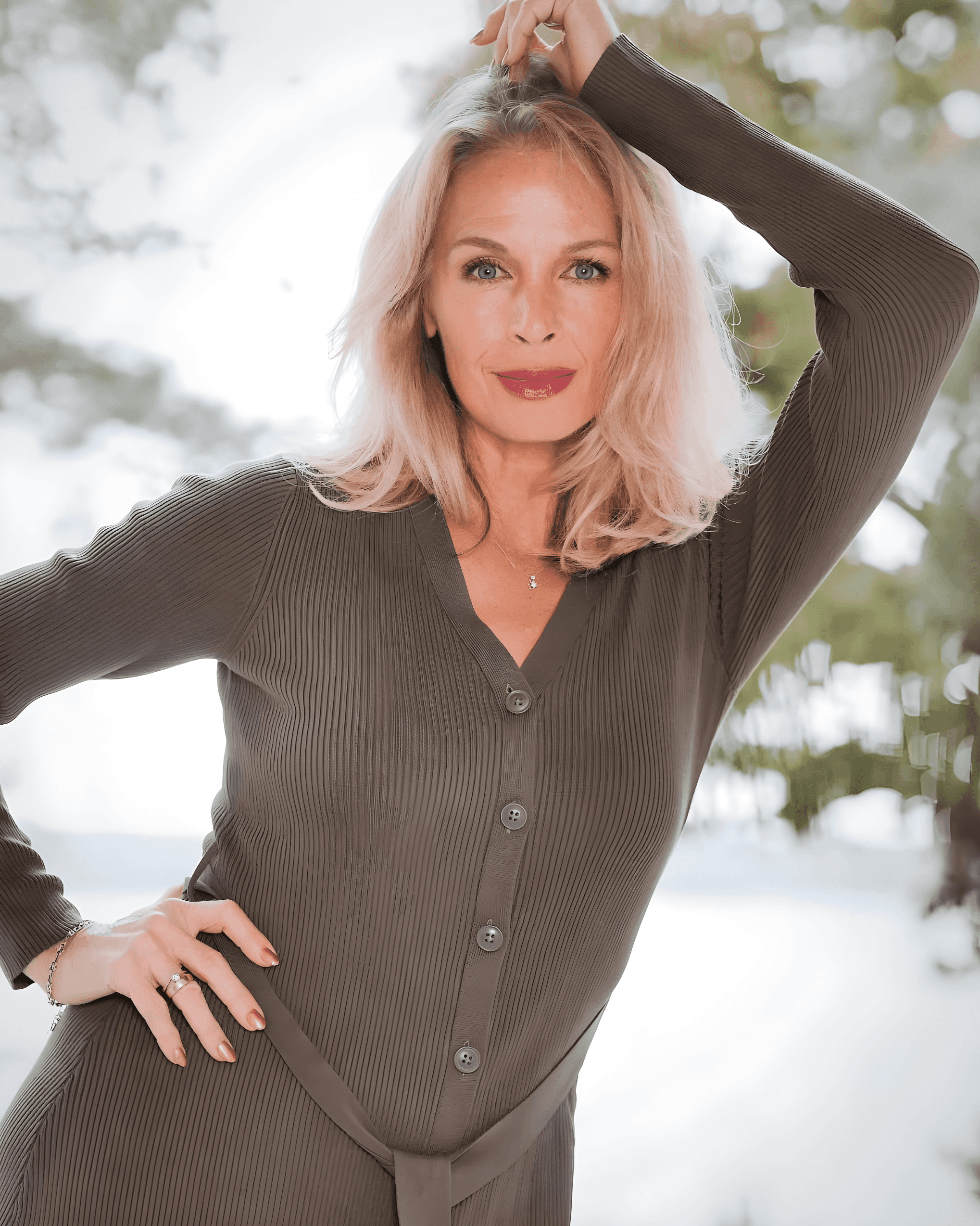 soft blonde winter glow
