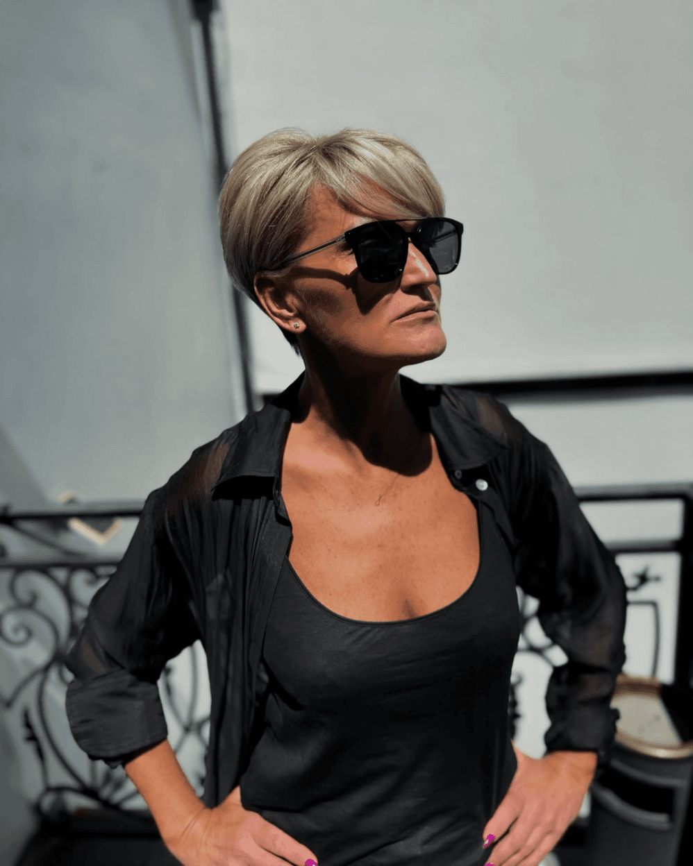 Chic Blonde Pixie Style