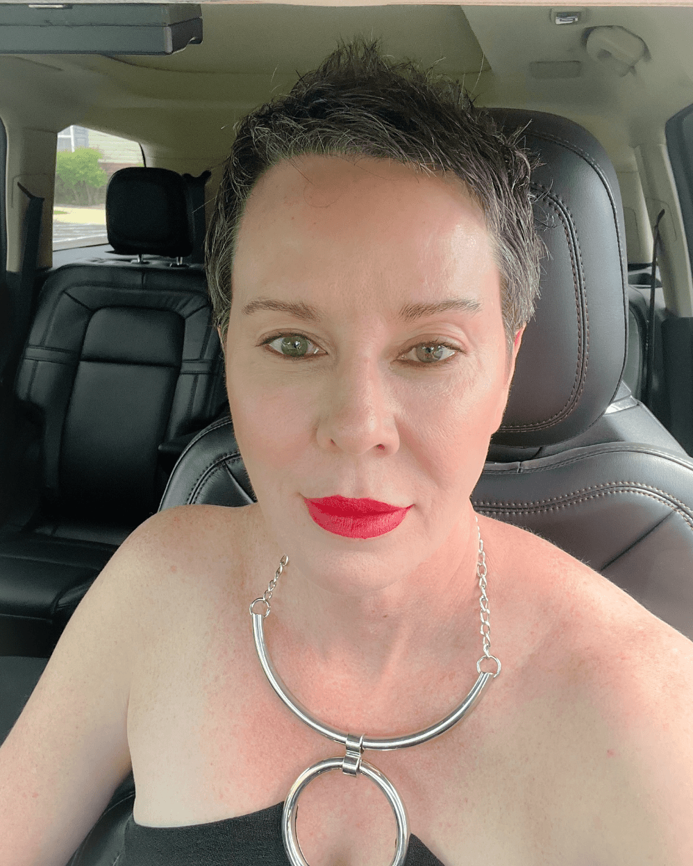 Effortless Chic Pixie Style