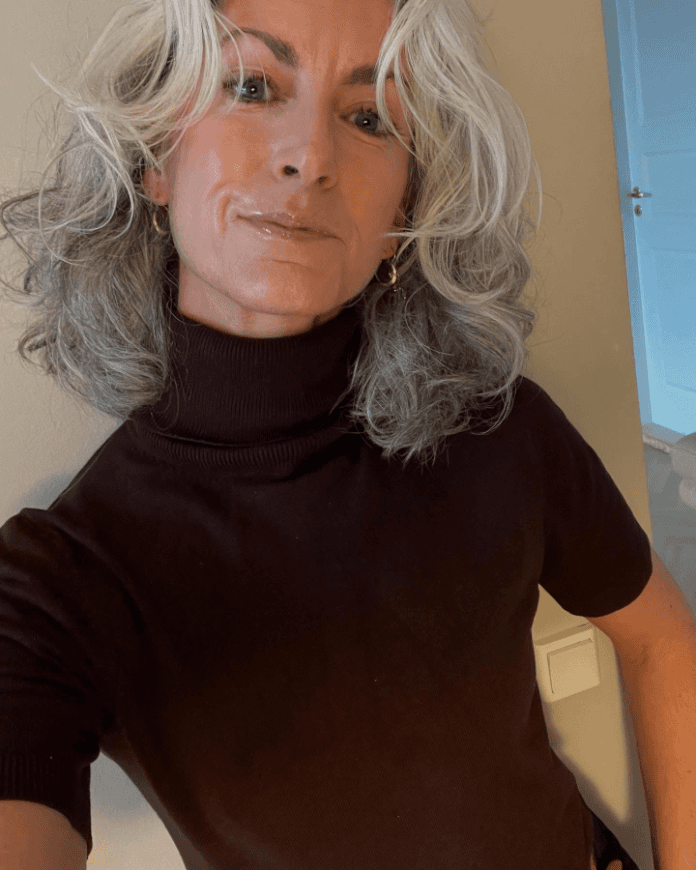 Effortless Two Toned Waves