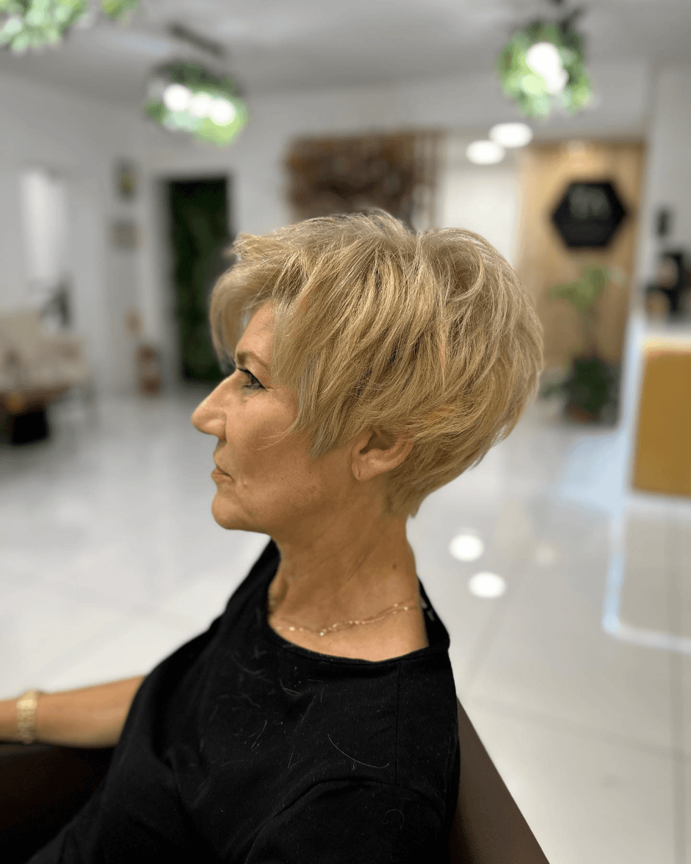Effortlessly Chic Pixie Style