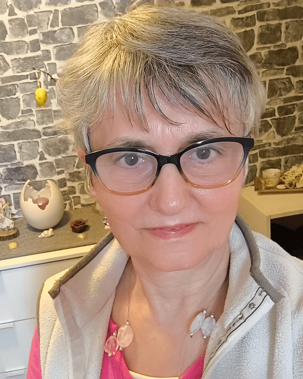 Effortlessly Chic Pixie Style