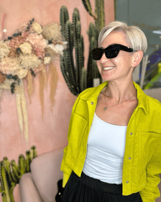 Effortlessly Chic Platinum Pixie