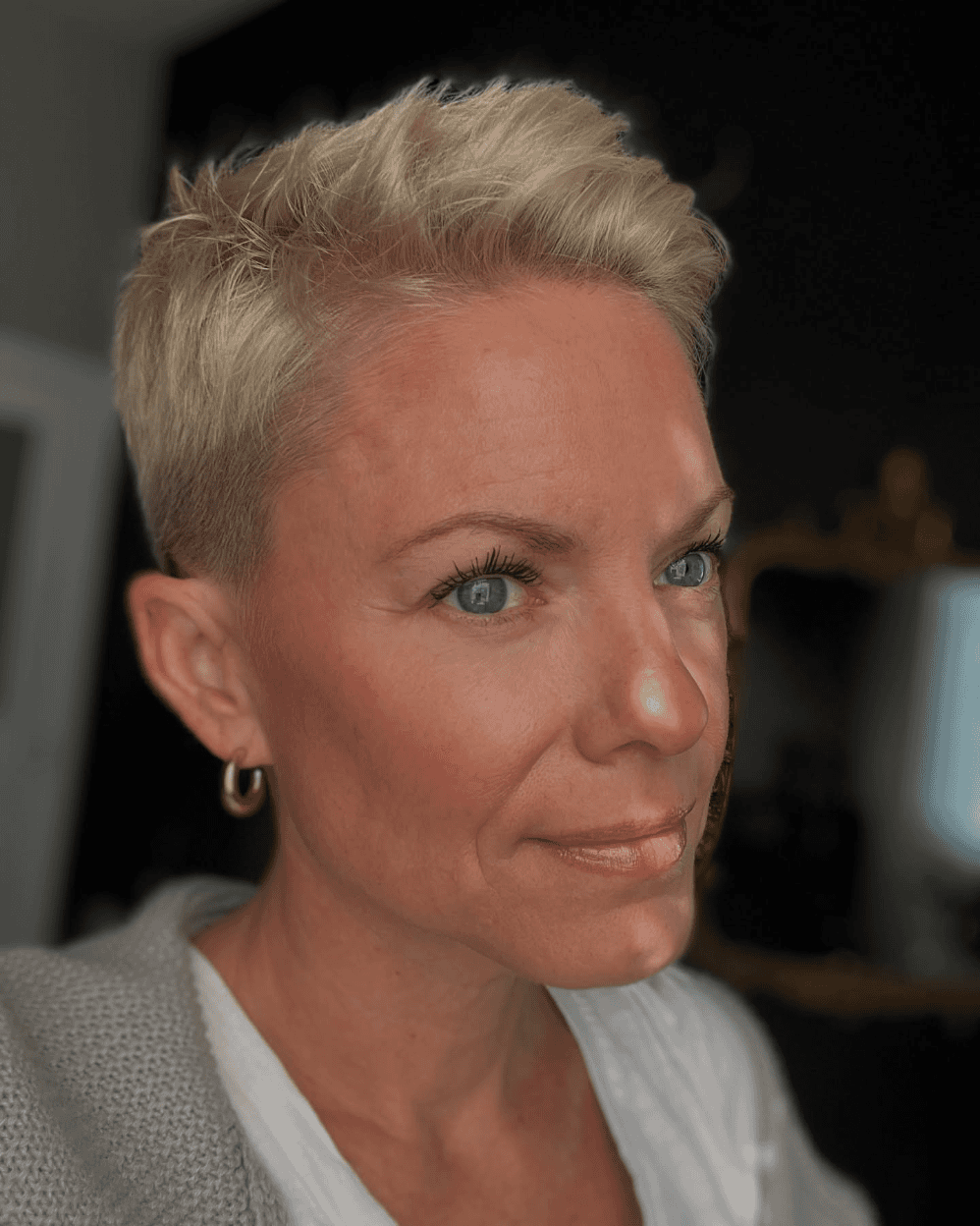 Textured Pixie with Volume