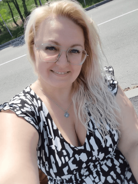 Carefree Blonde Waves