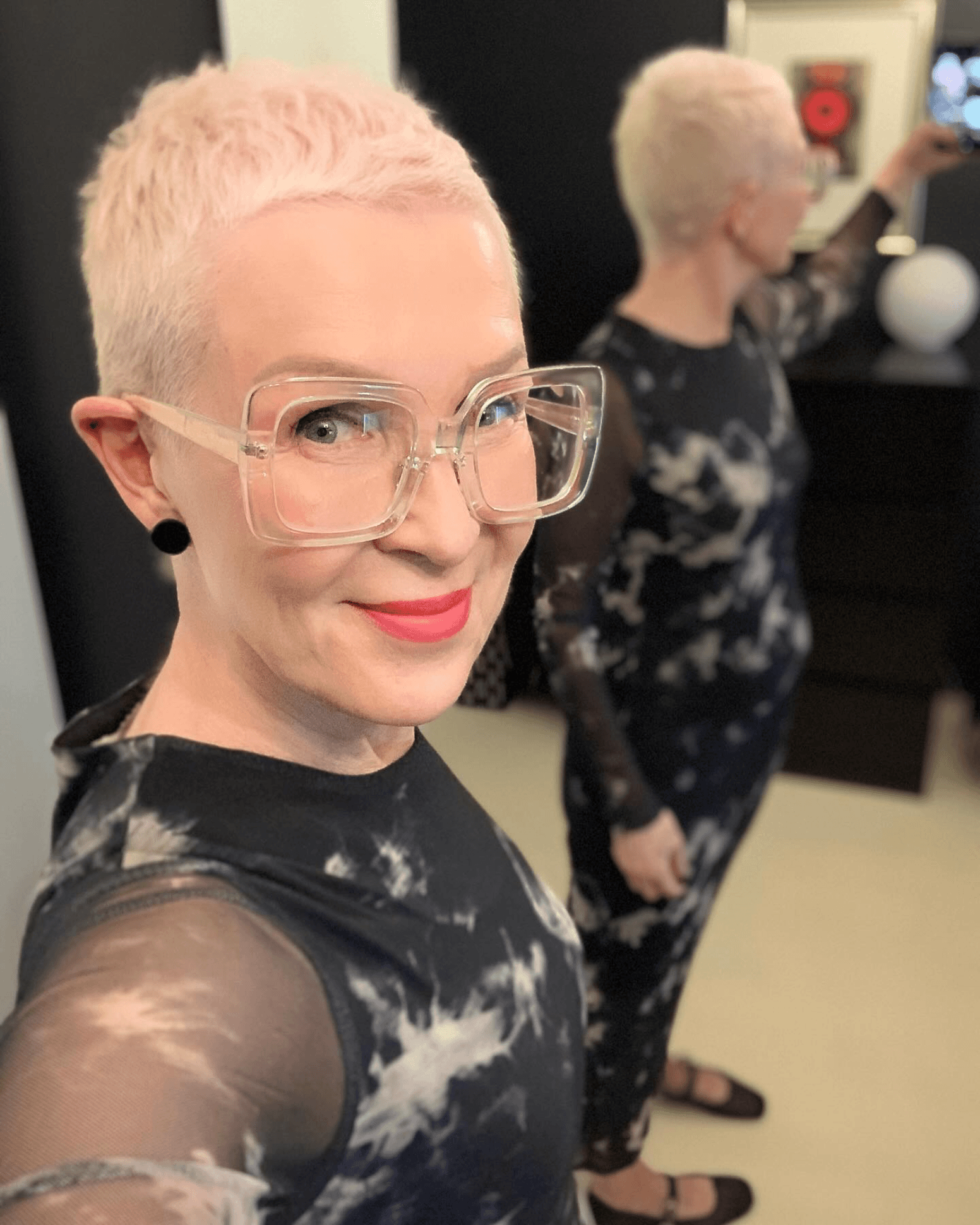 Chic Platinum Pixie Style