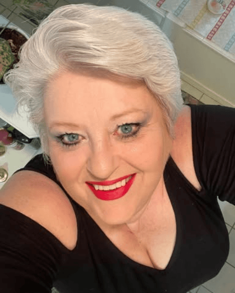 Chic Silver Pixie Style