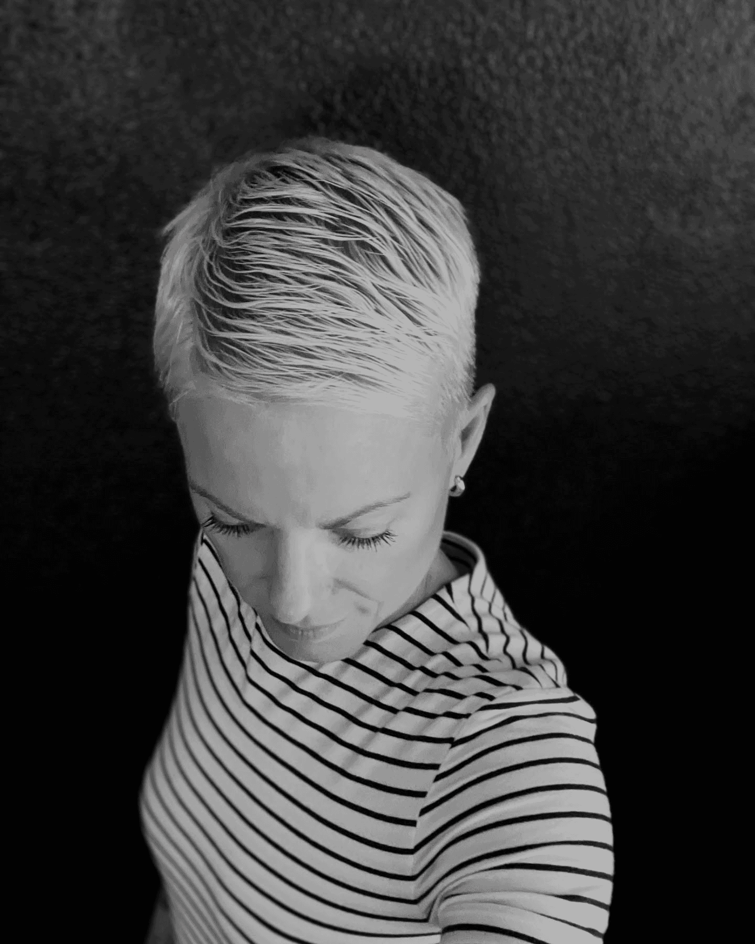 Effortless Chic Pixie Cut