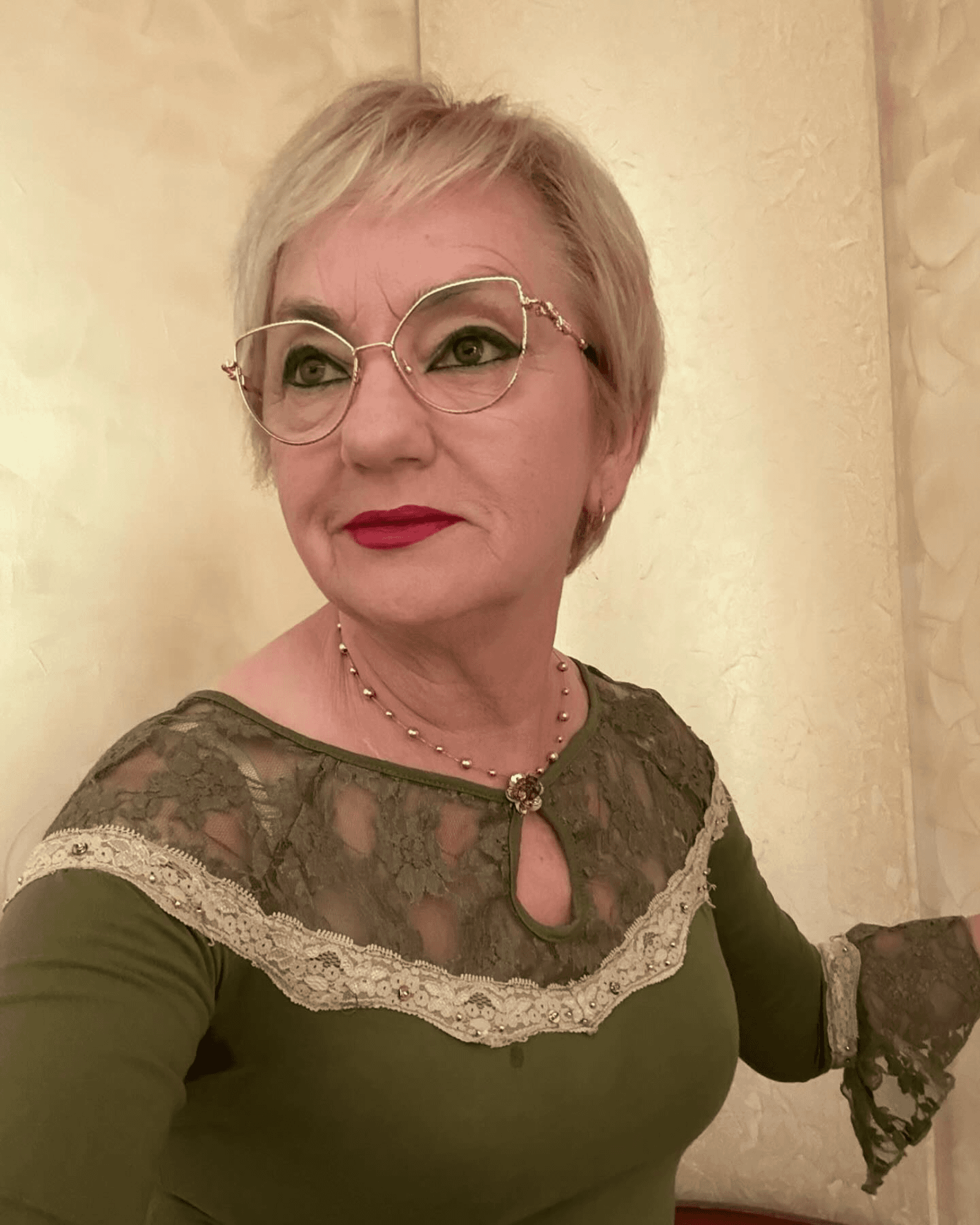 Effortless Feathered Pixie Look