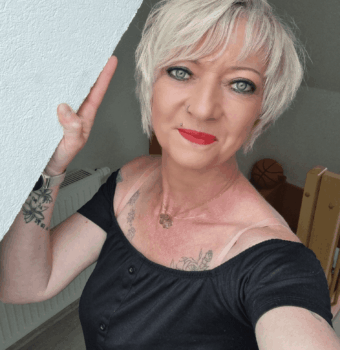 effortless textured pixie style 2
