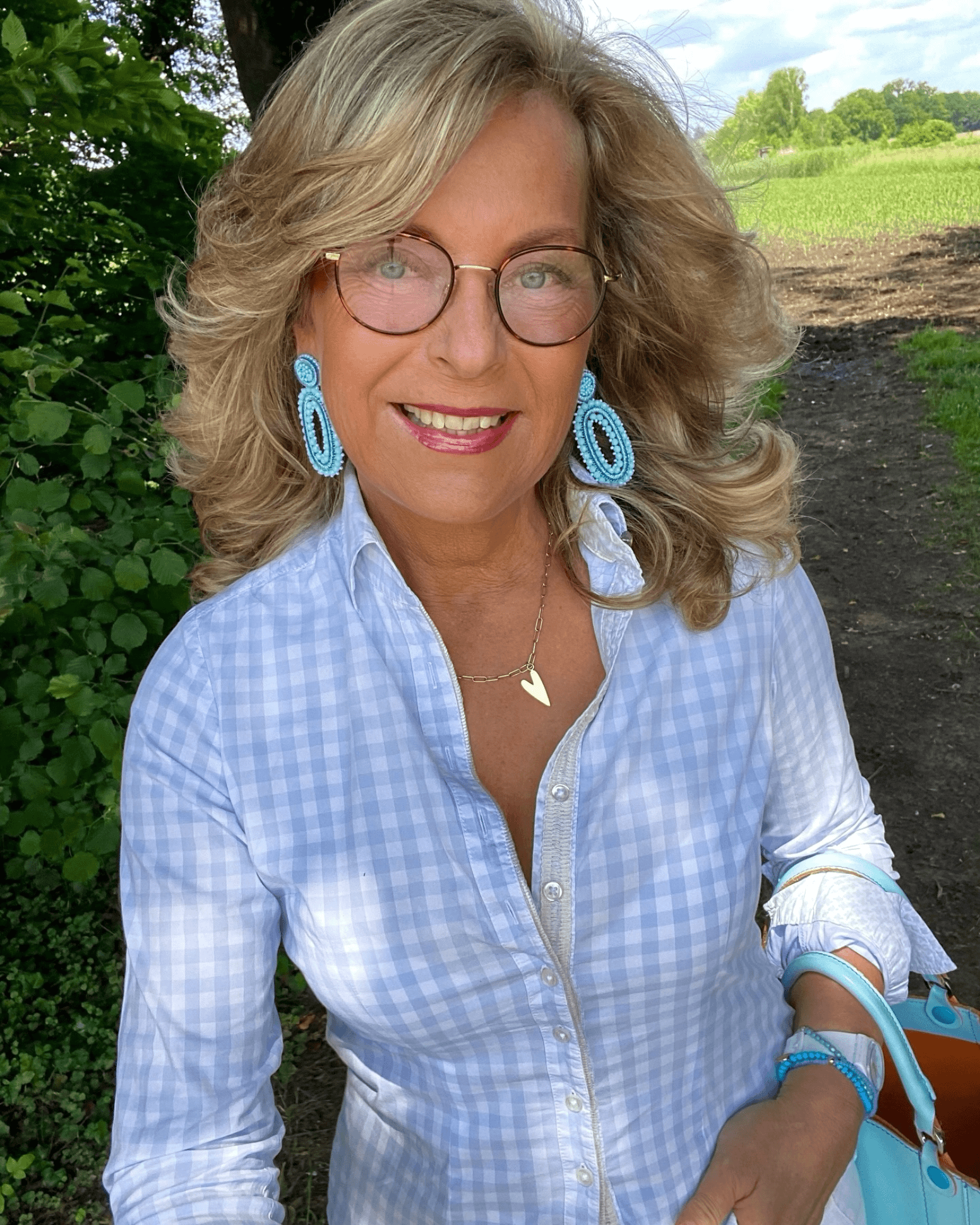 Effortless Waves and Layers