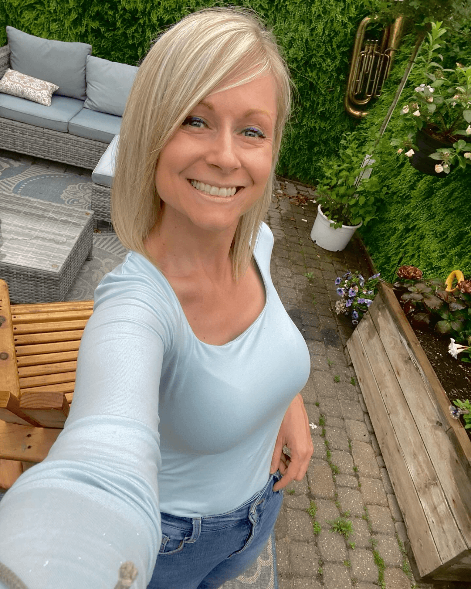 Effortlessly Chic Blonde Bob