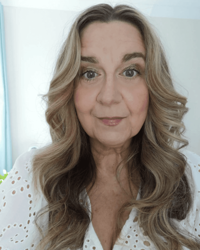 Sun-Kissed Caramel Waves