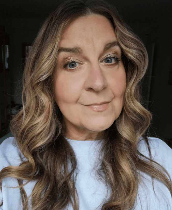 Sunlit Caramel Wave Elegance