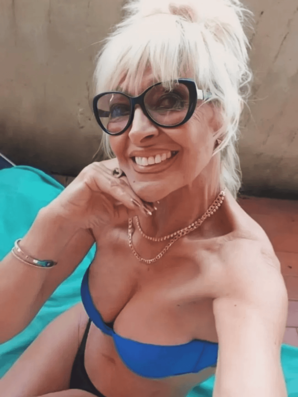 Carefree Beachy Bun Vibes