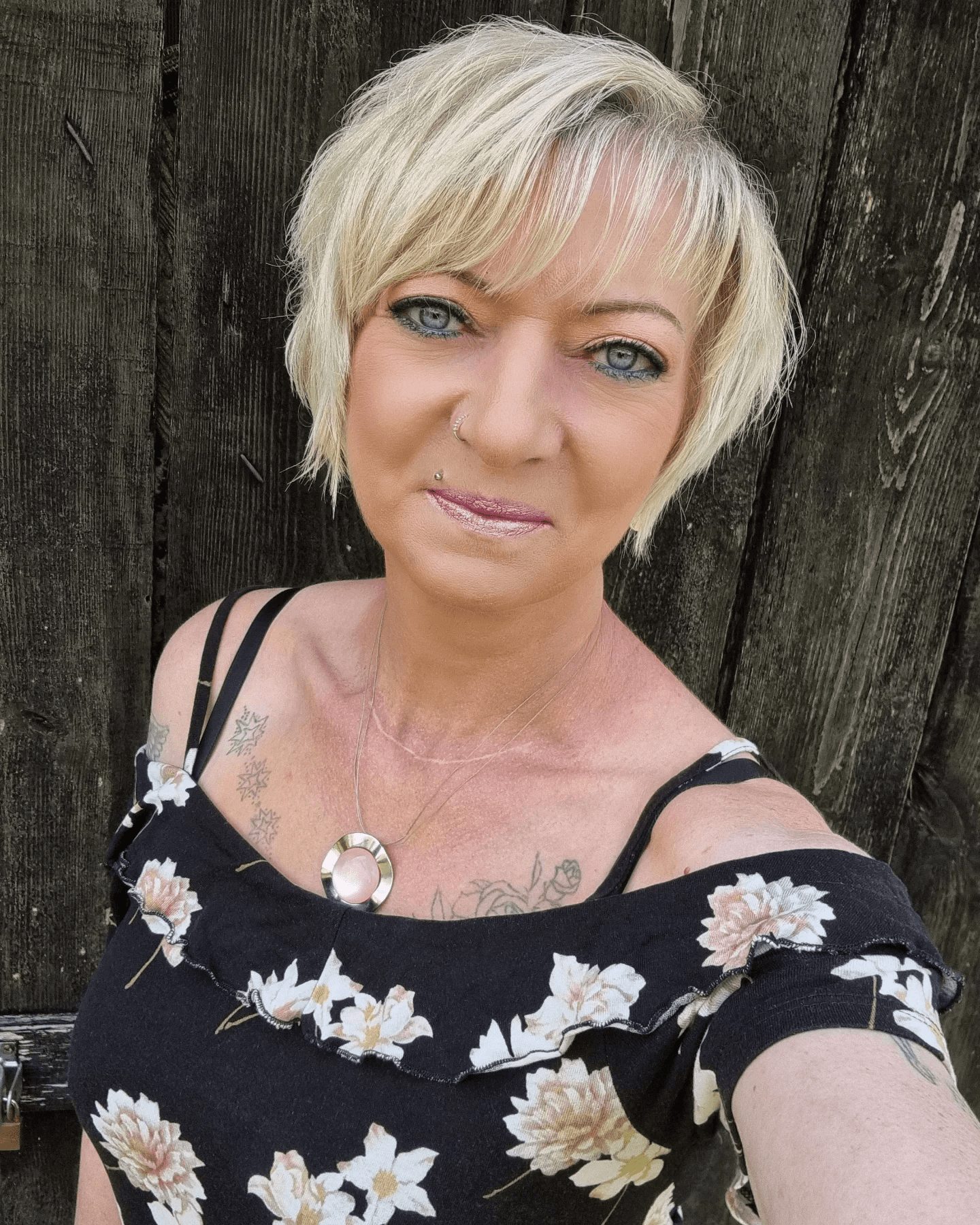 Chic Textured Pixie Look