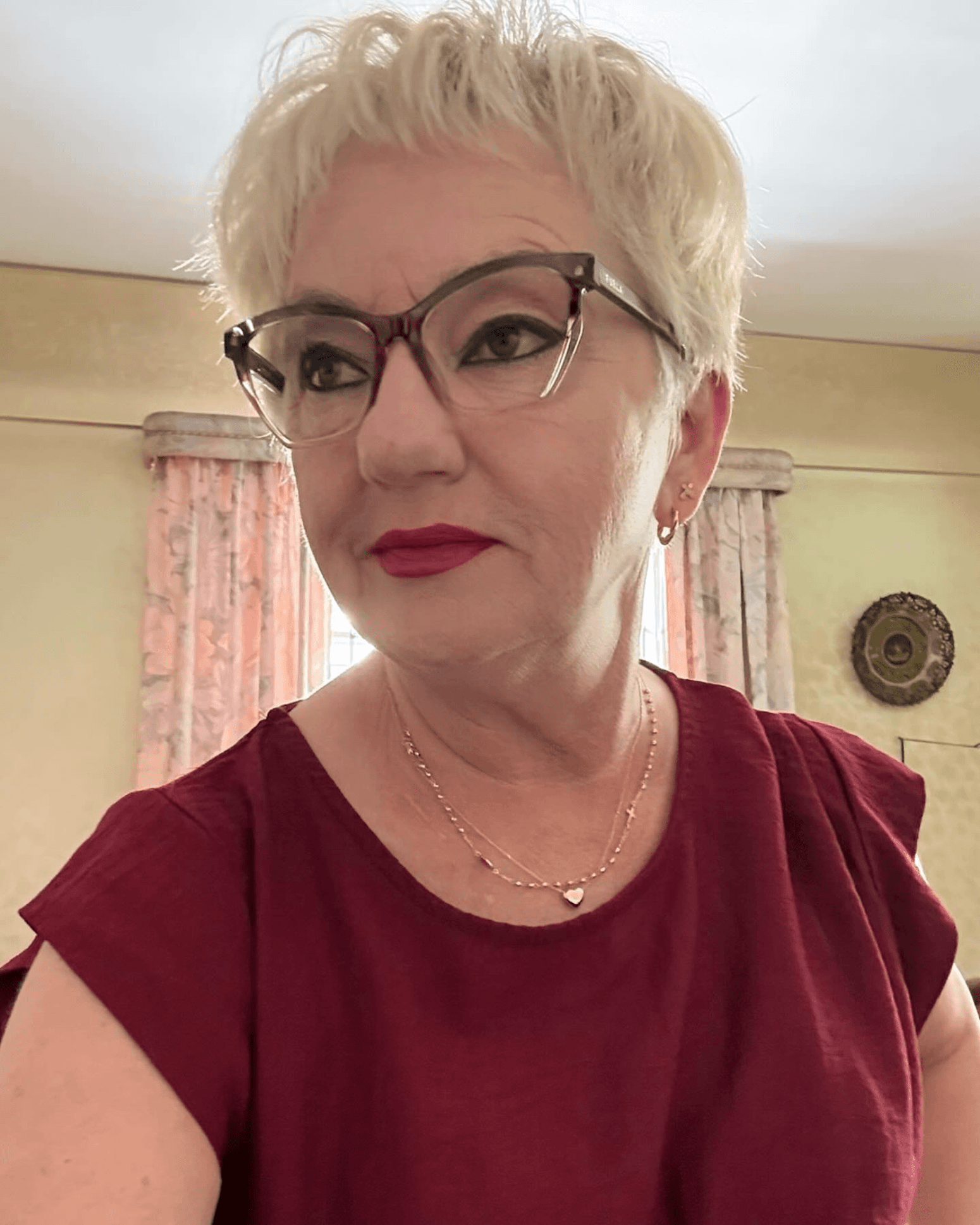 Chic Textured Pixie Style