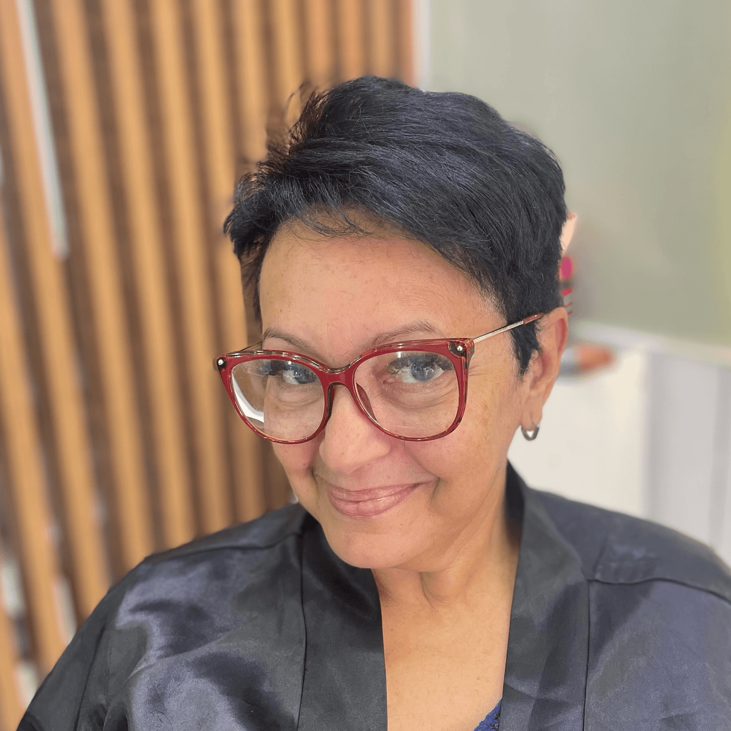 Chic Wavy Pixie Style
