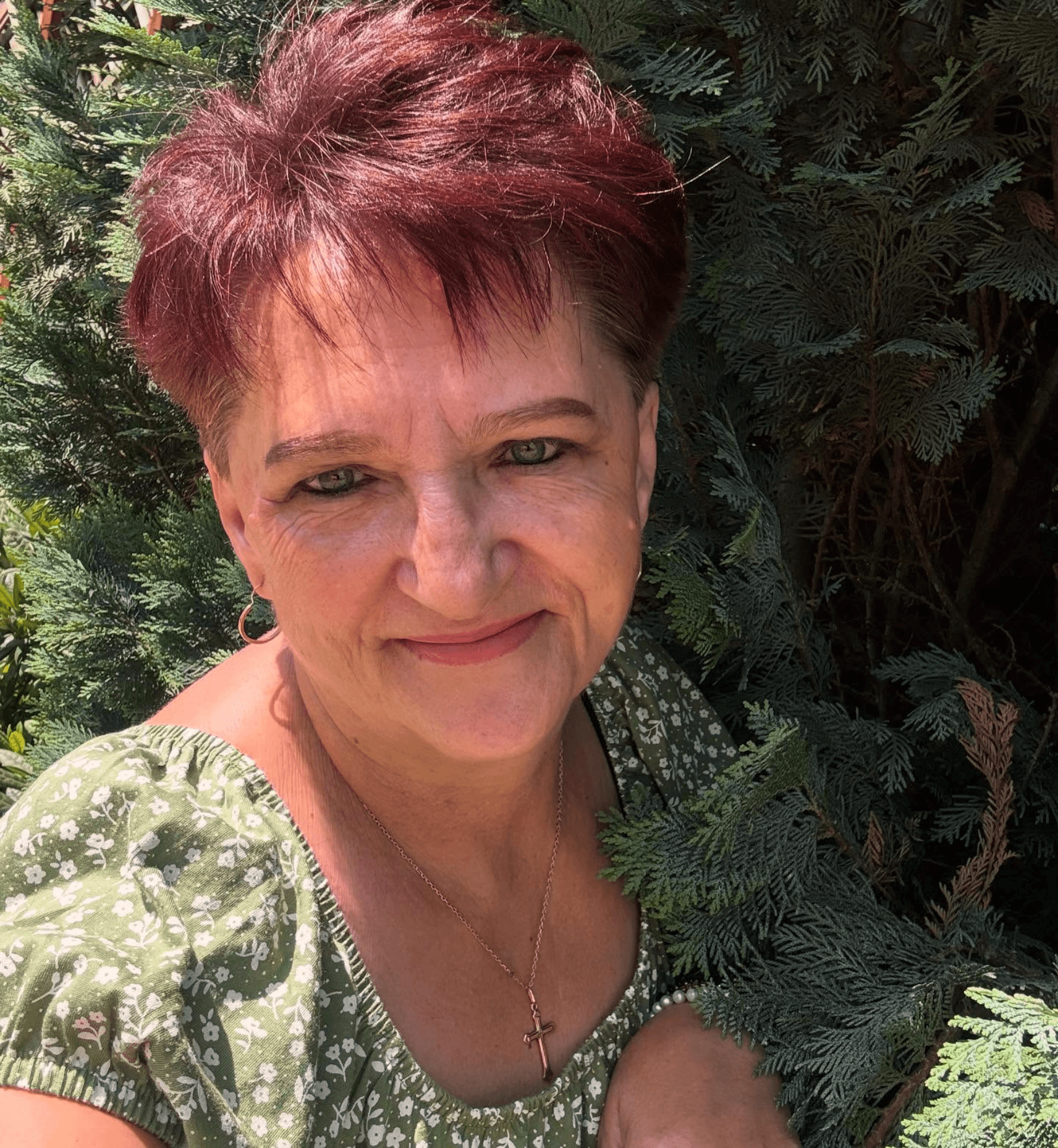 Edgy Burgundy Pixie Style