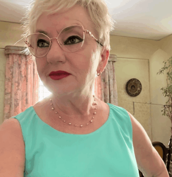 effortless blonde pixie style