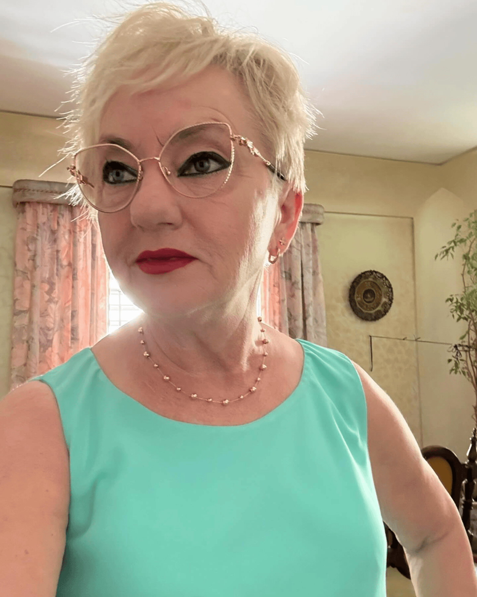 effortless blonde pixie style