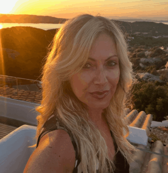 effortless sunlit waves