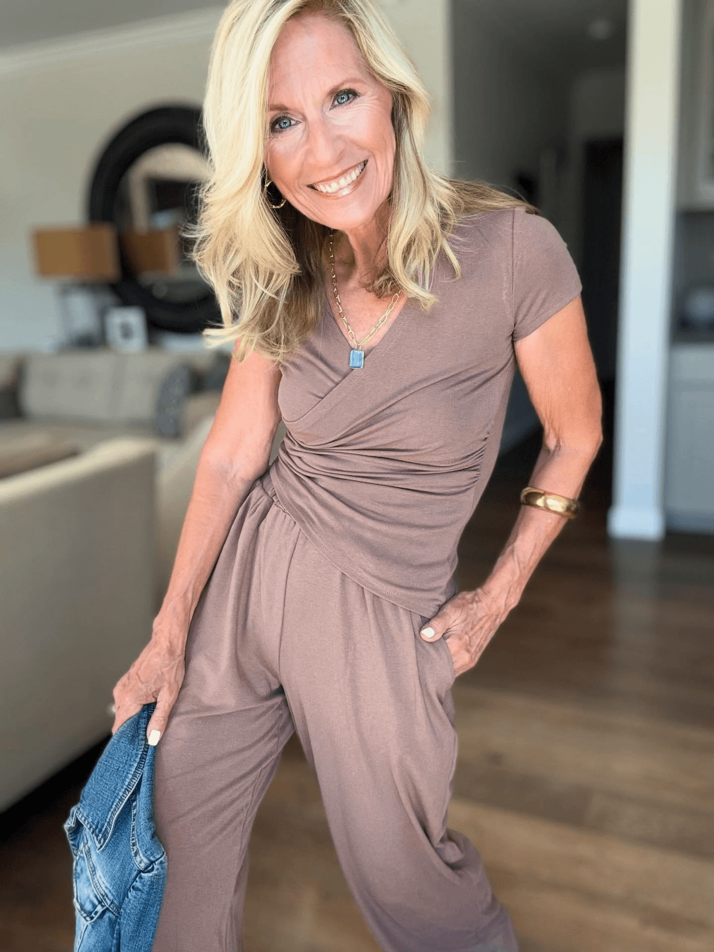 Effortless Waves and Layers