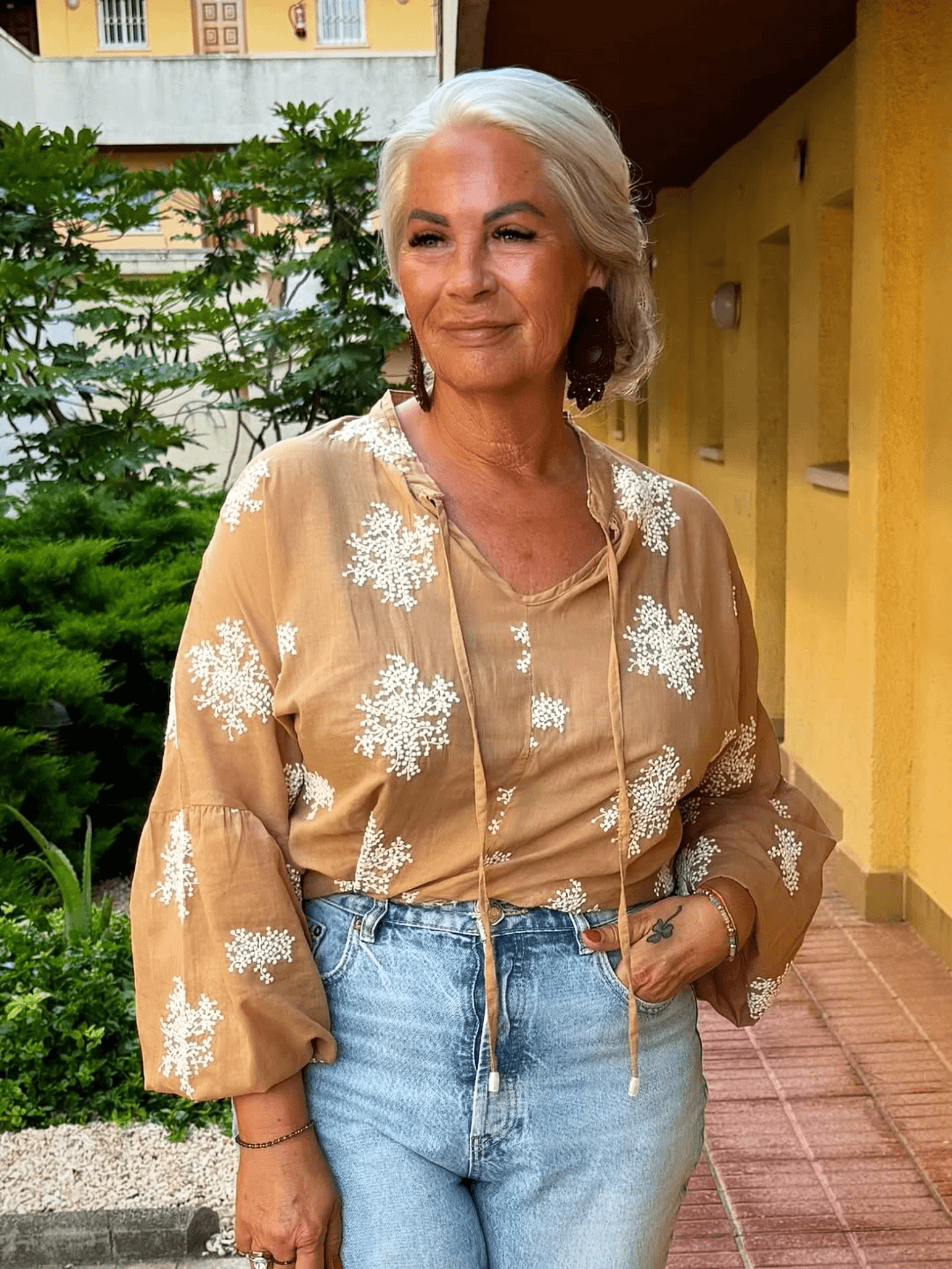 Effortlessly Chic Layered Waves