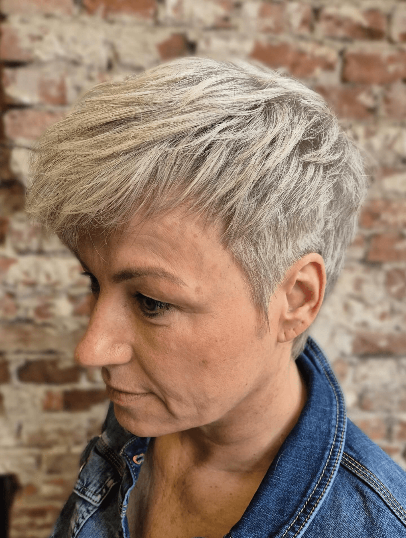 Effortlessly Chic Pixie Style