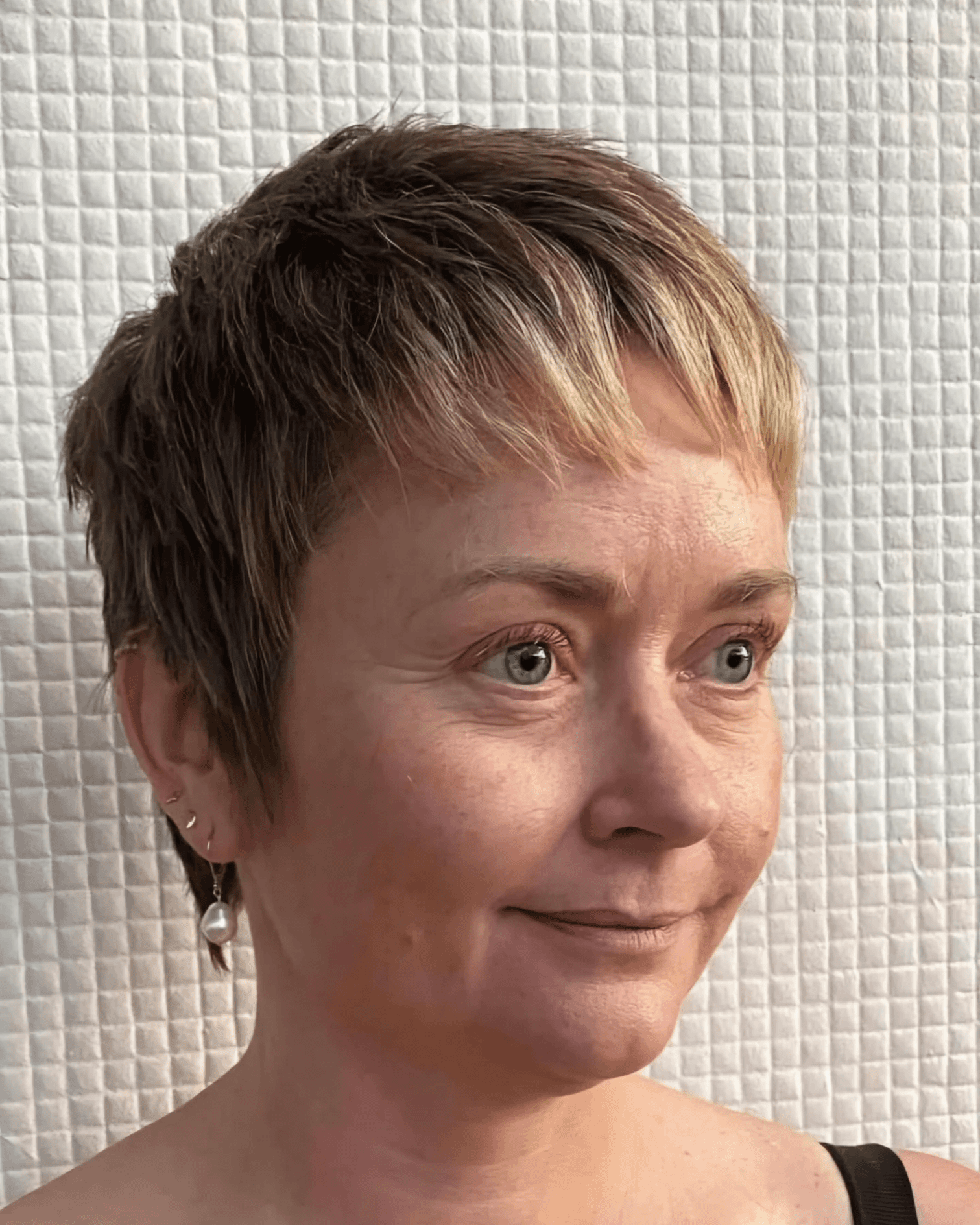Effortlessly Chic Textured Pixie