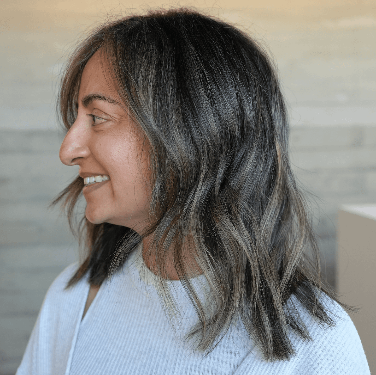 Effortlessly Modern Wavy Highlights