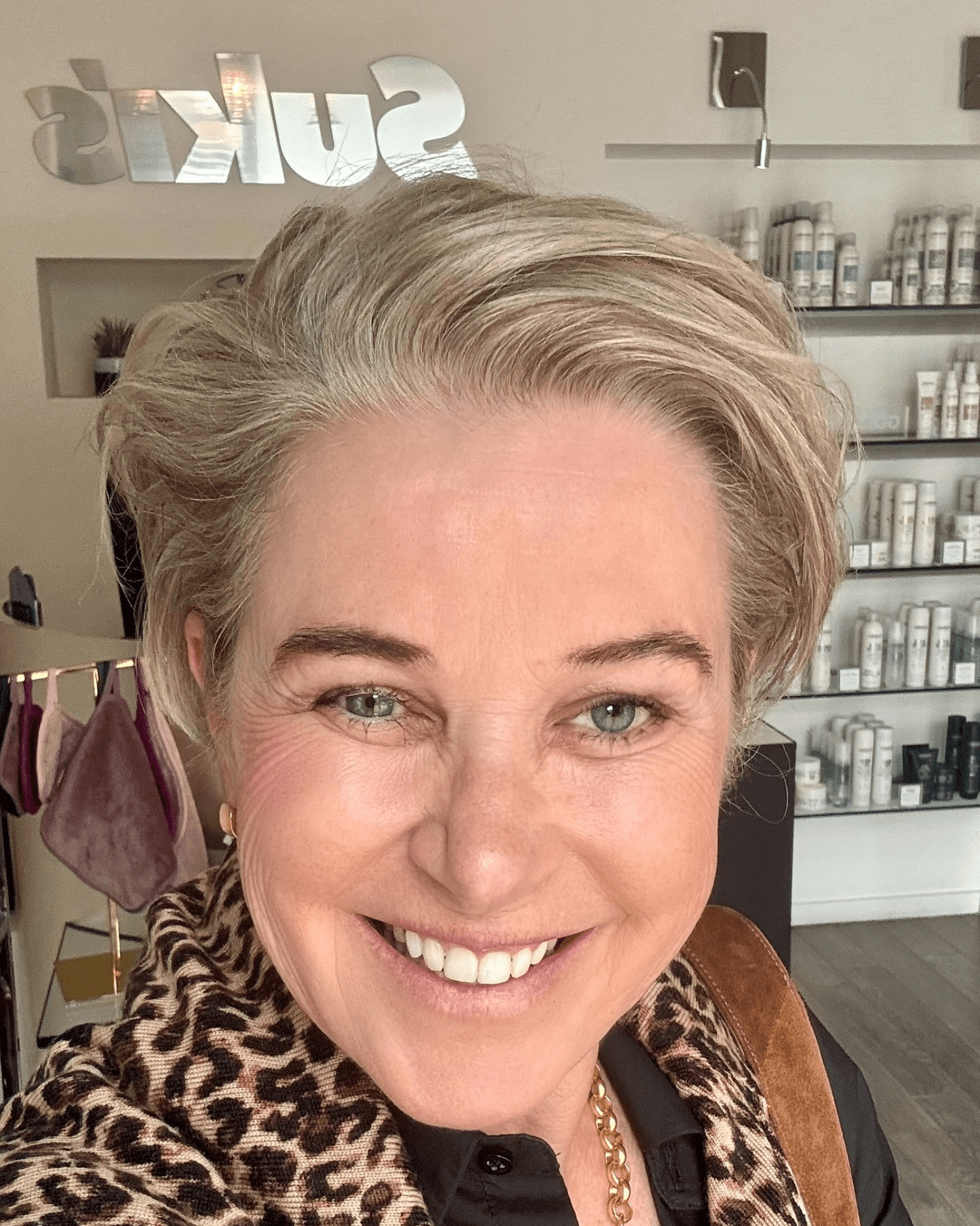 Layered Ash Blonde Elegance