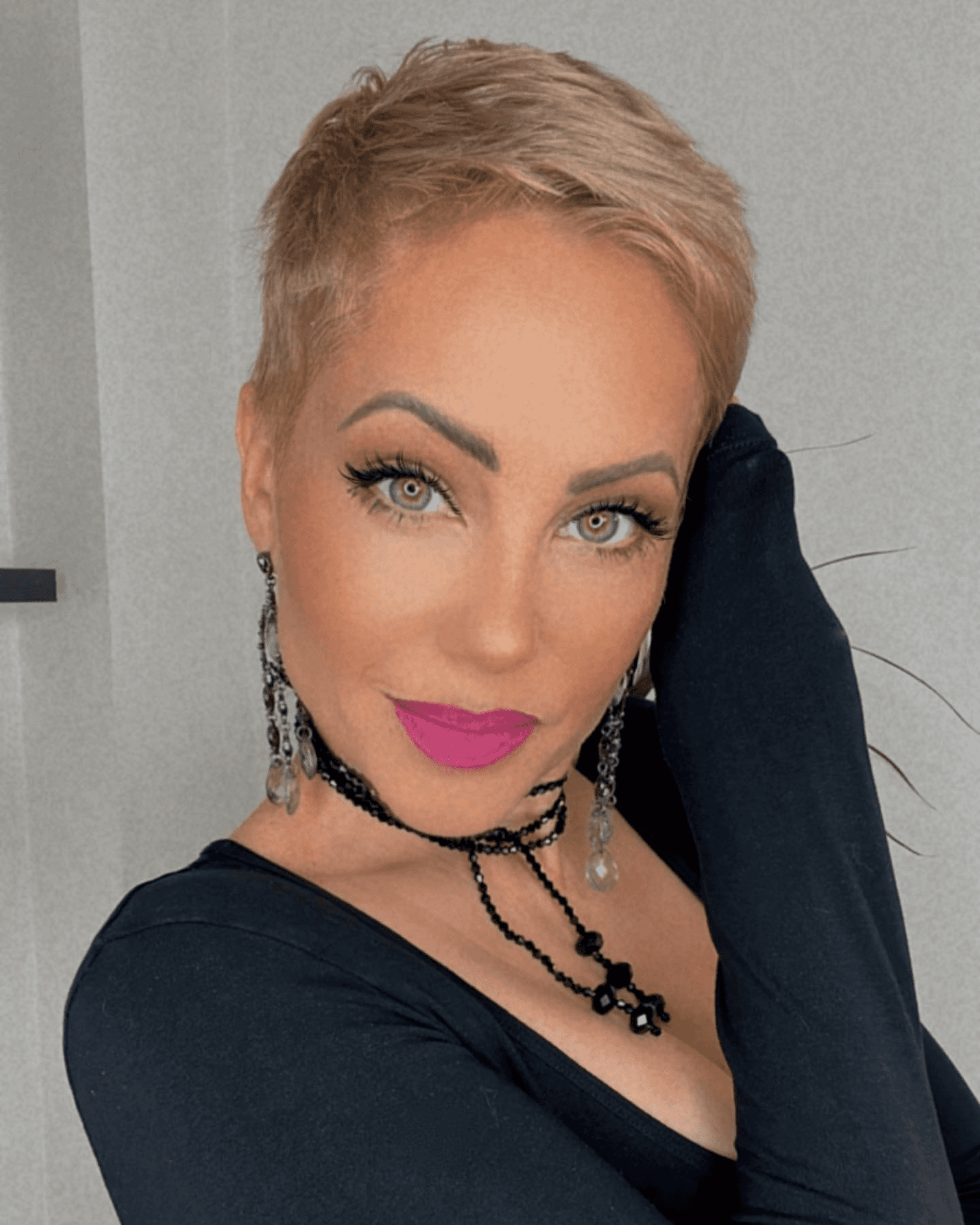 Textured Waves Pixie Glow