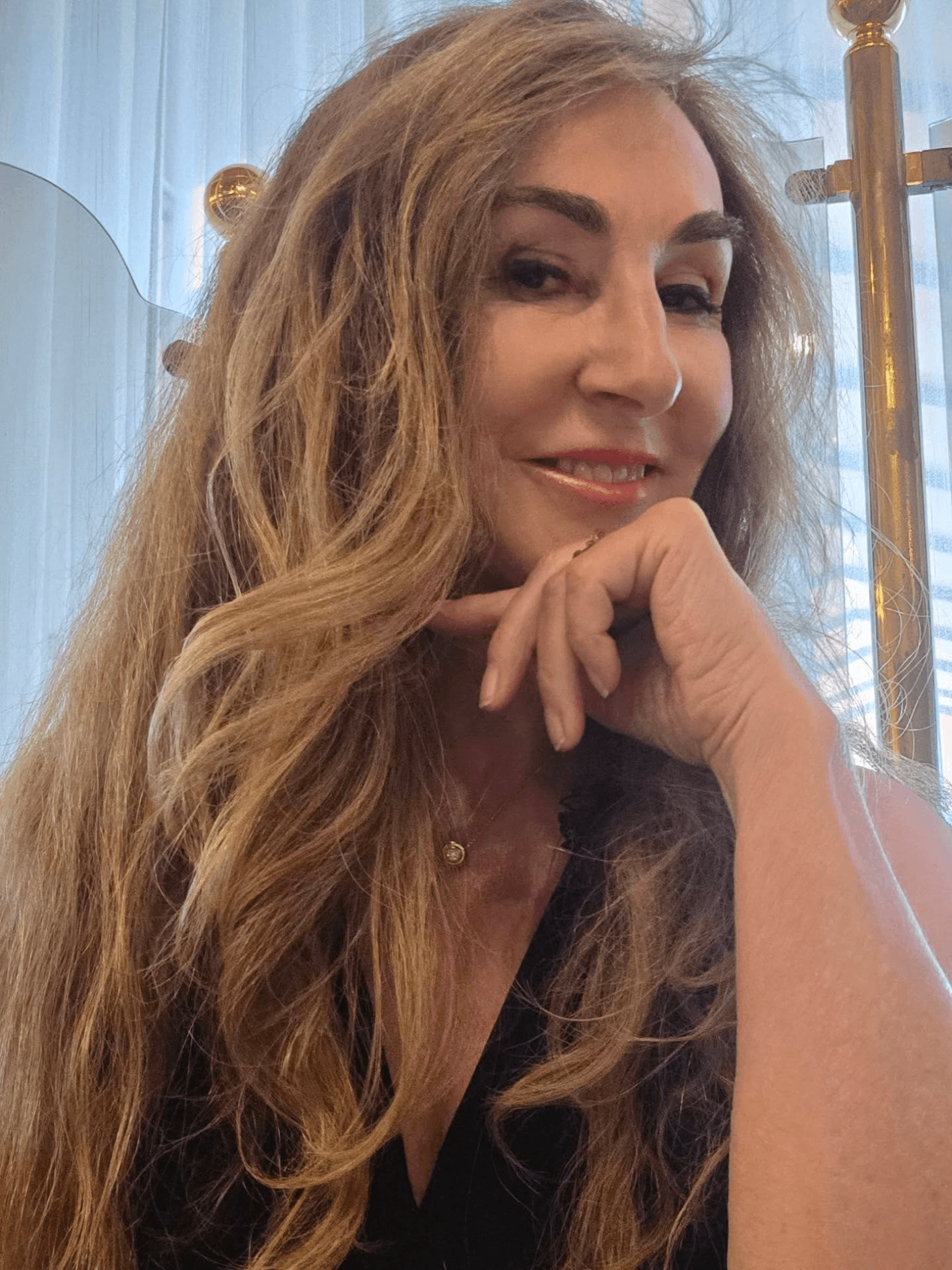 Timeless Graceful Flowing Waves