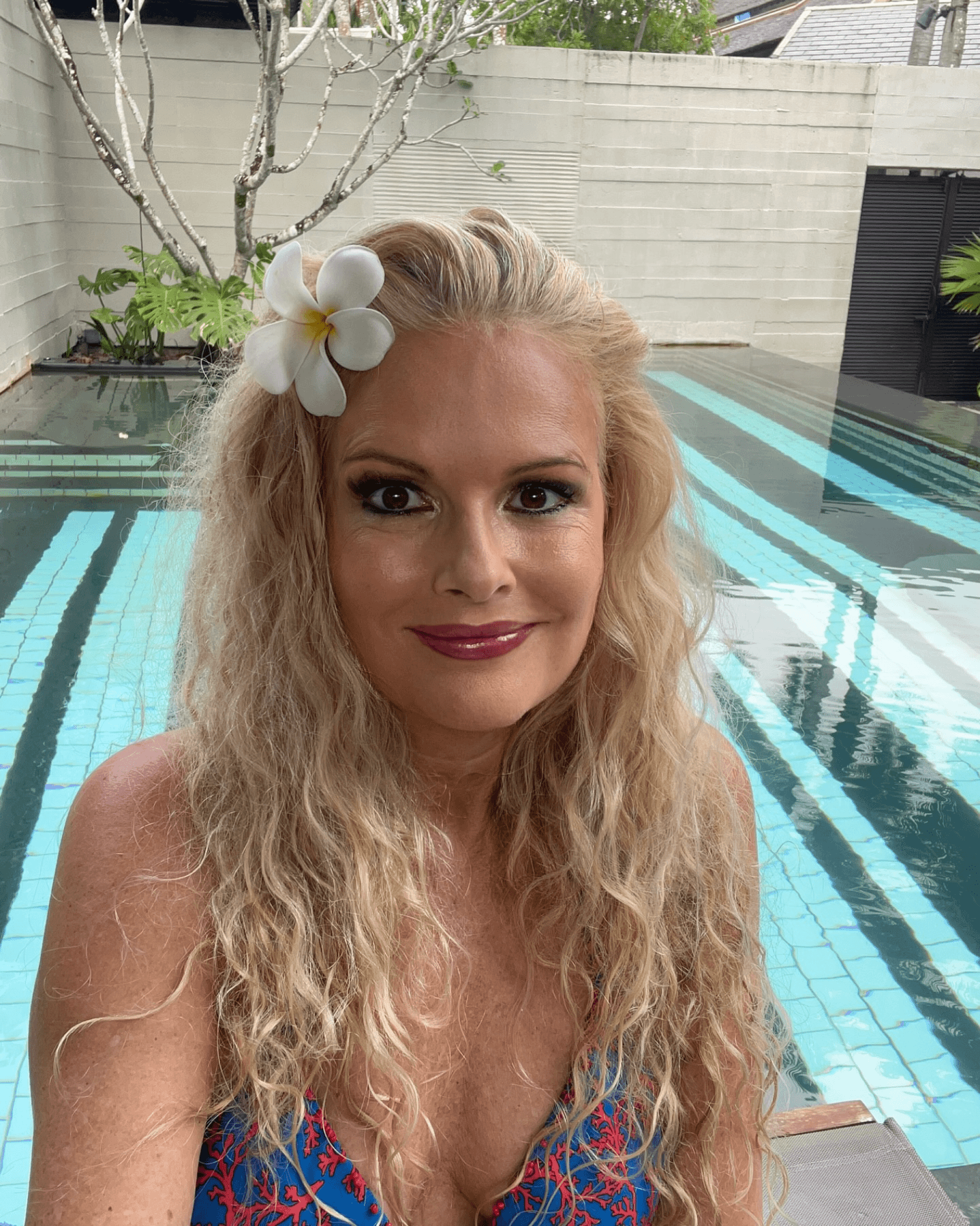 Flowing Waves with Elegance