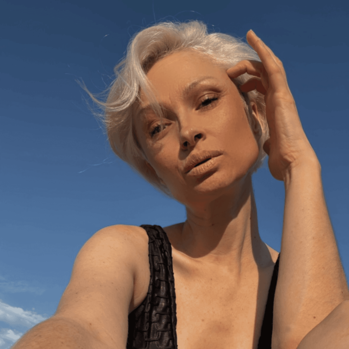Textured Platinum Blonde Vibes