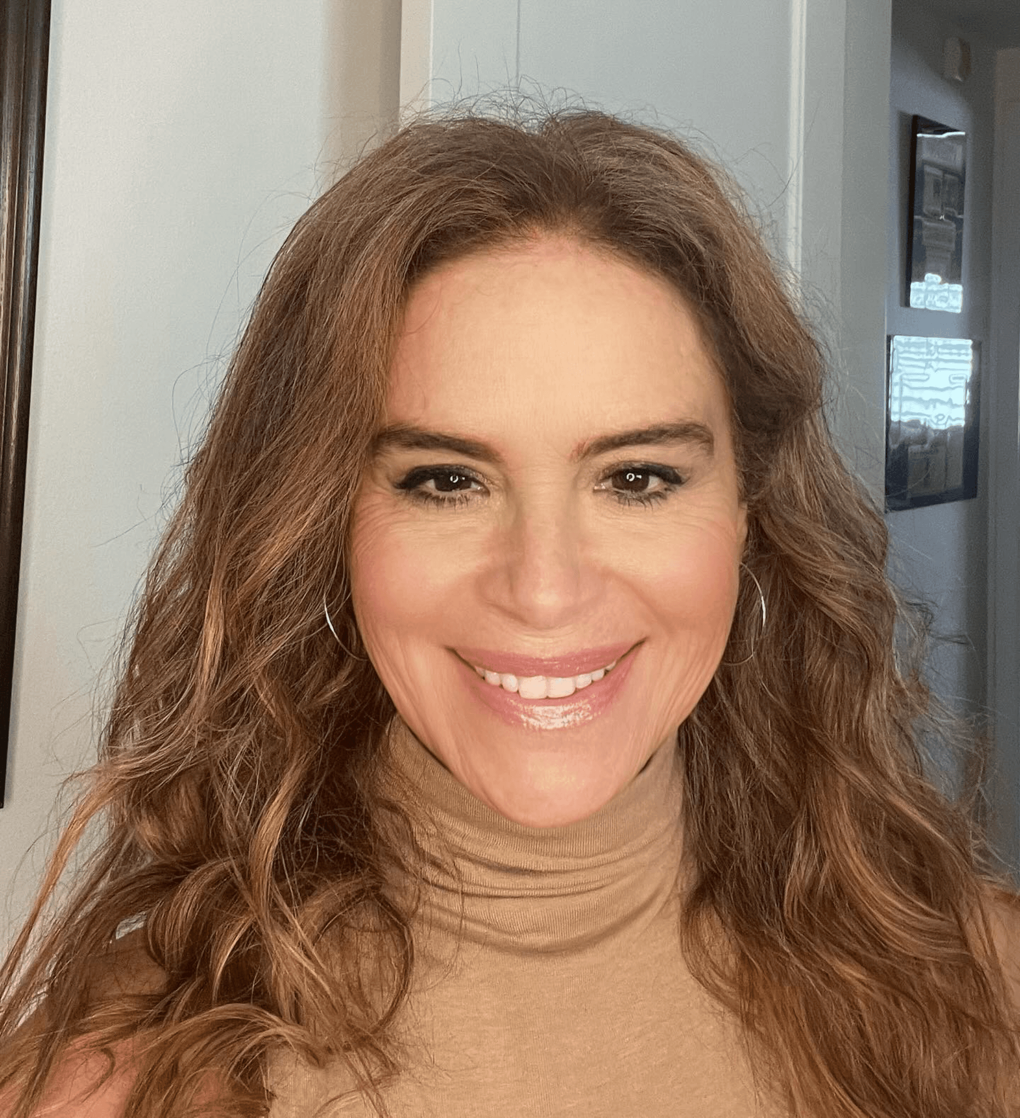 Radiant Caramel Waves Flow