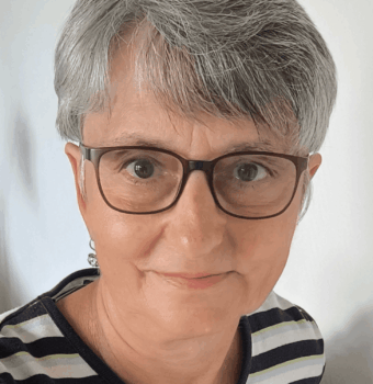 effortless chic pixie style