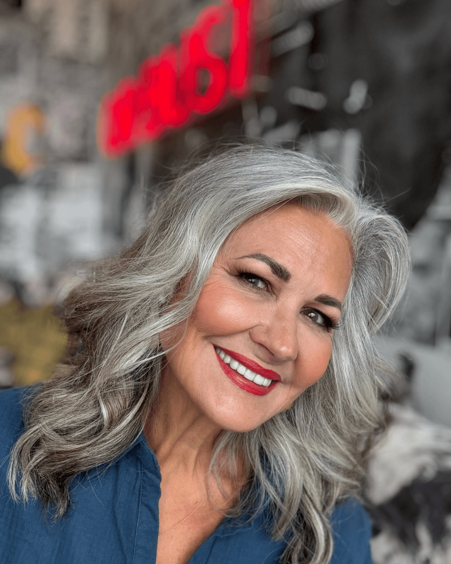 Effortless Silver Wave Elegance