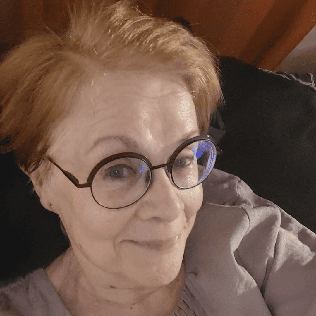 Effortless Textured Pixie Style