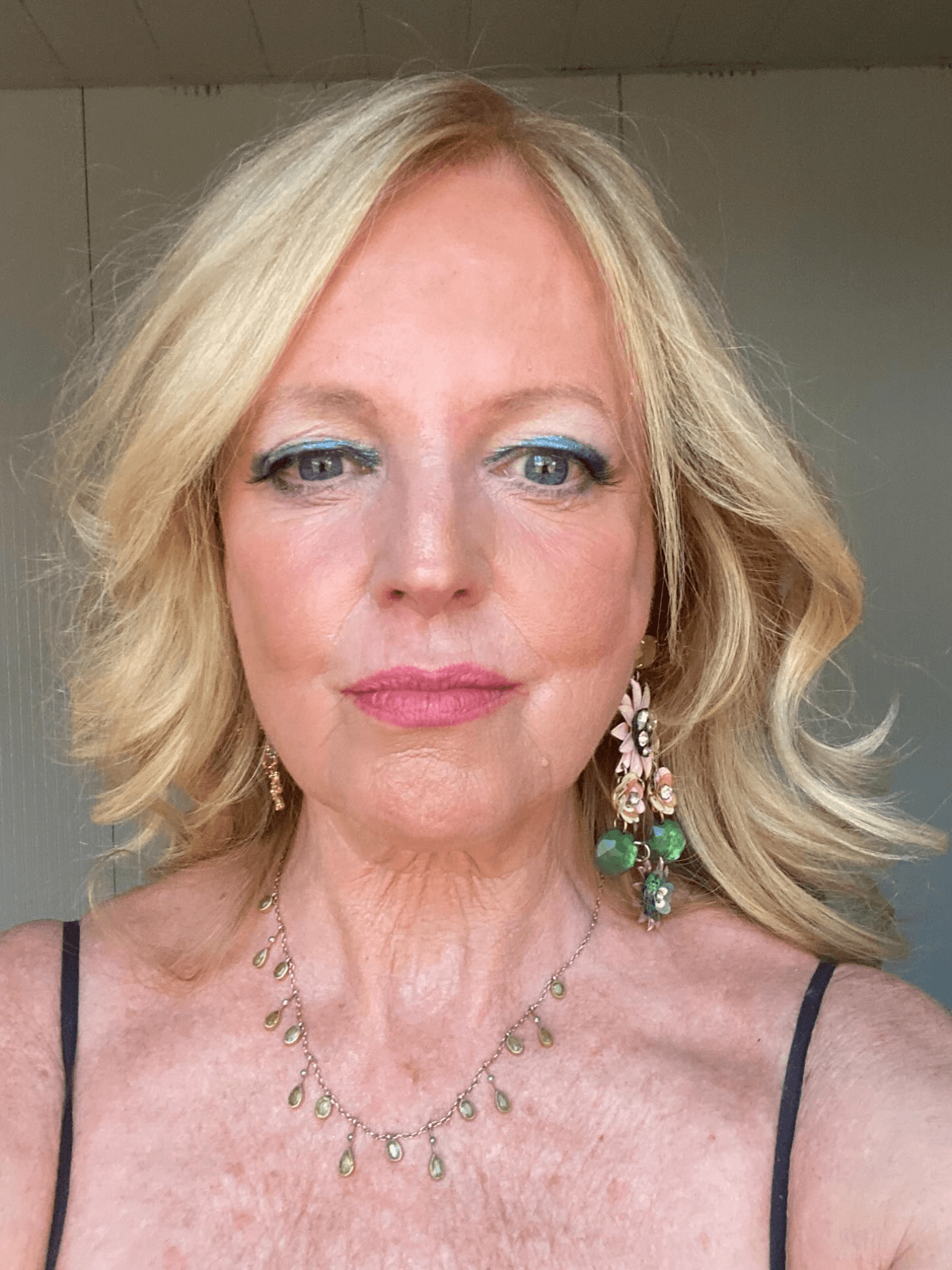 Effortlessly Chic Wavy Style