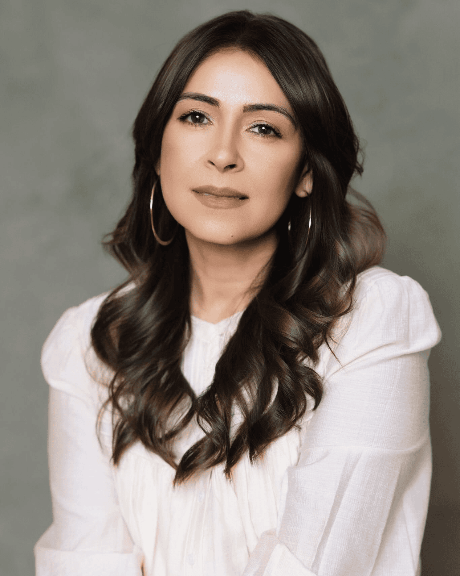 Effortlessly Elegant Wavy Hair