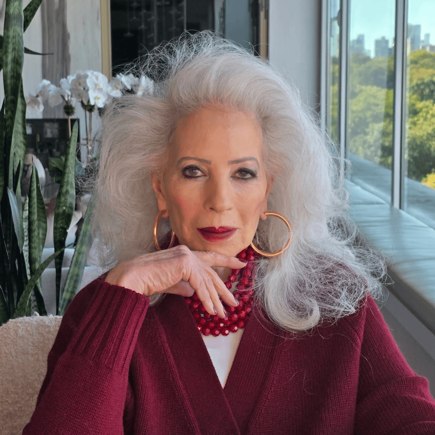 Elegant Silver Waves Flow